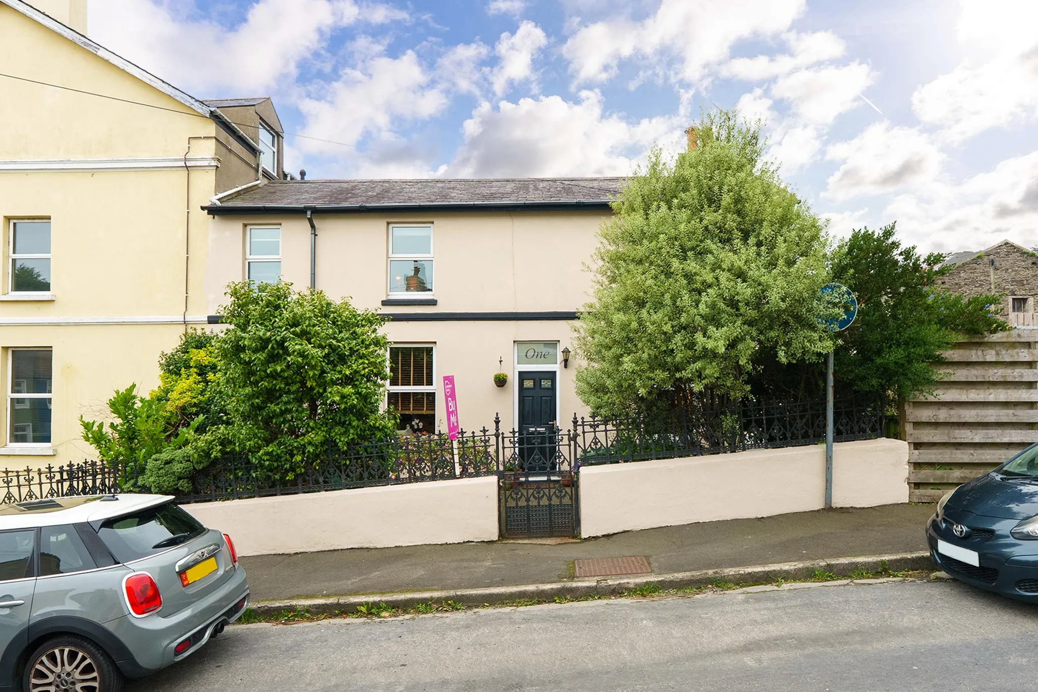 Characterful End-Terrace Home in Onchan