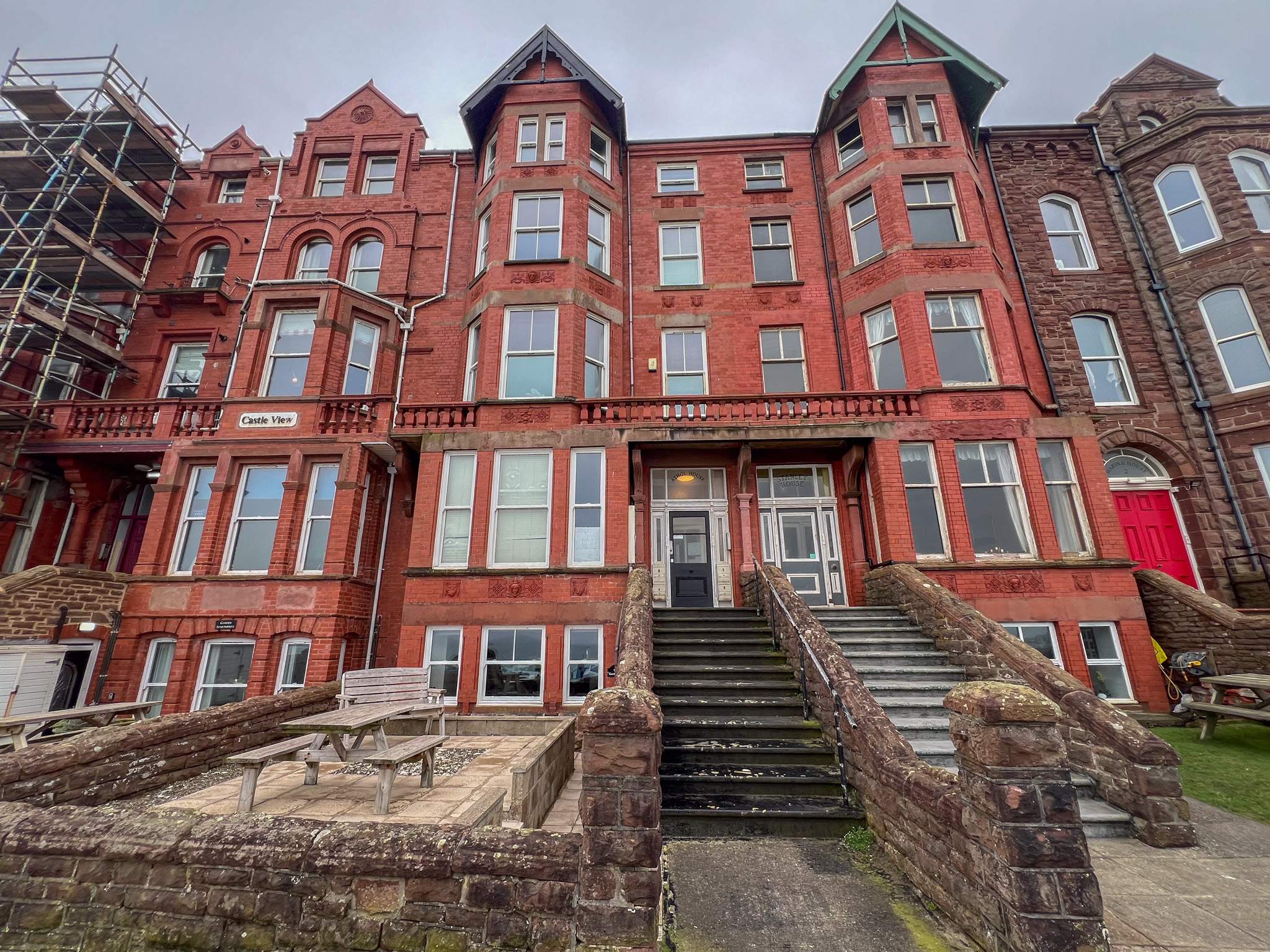 Flat 8, Athol House