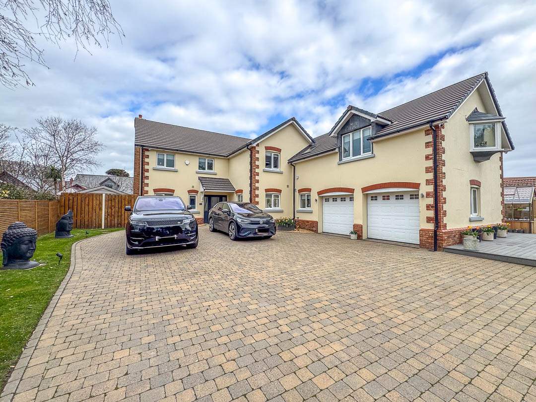 9 The Links, Peel