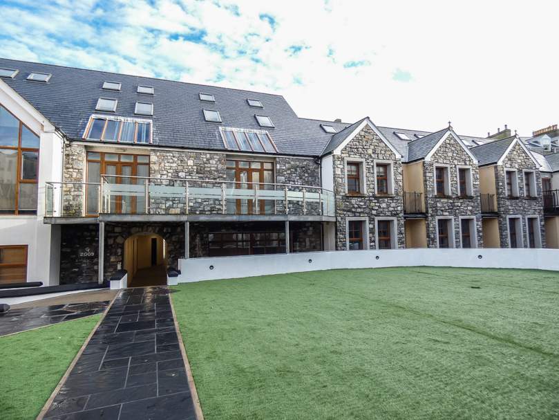 Apartment 1, The Courtyard